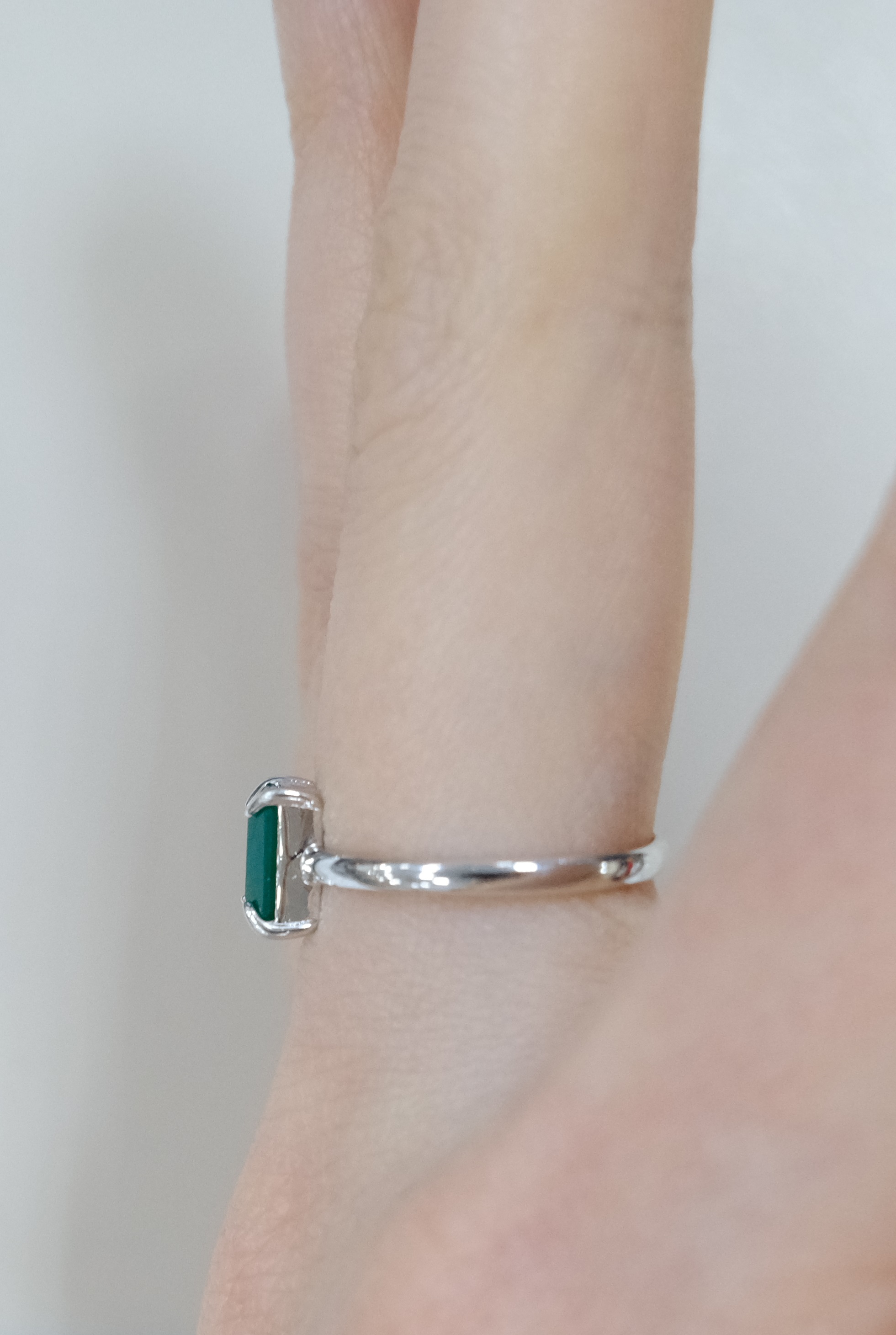 Серебряное кольцо с агатом